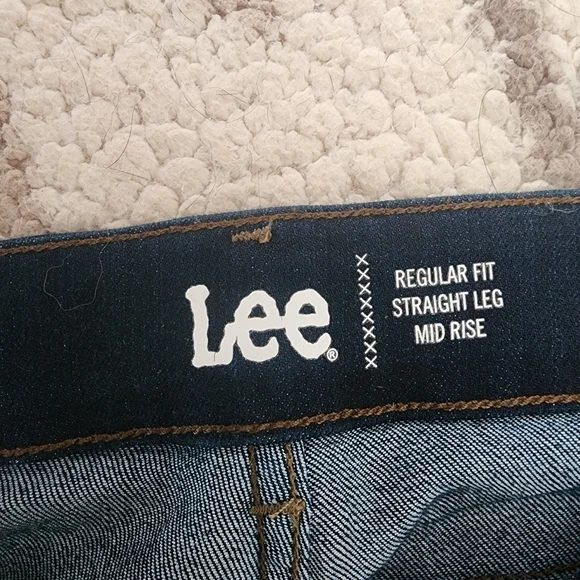 Relaxed Fit Mid Rise Straight Leg Jeans - Picture 5 of 8